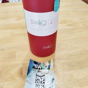 🔥2/$14 Item🔥Swig Life Red Insulated Tumbler